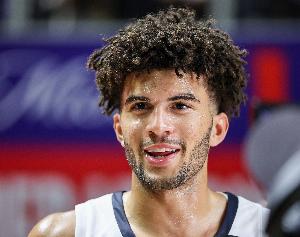 小托马斯：卡梅隆·布泽尔让队友变得更好 他的贡献数据无法体现