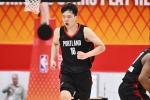媒体人：夏联对杨瀚森没什么好挑战的 争取常规赛获得稳定机会