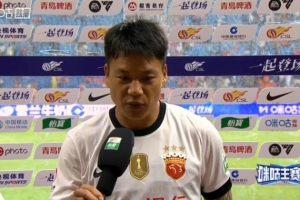 岳鑫：下半场刚出来大家有点松懈，没拿到3分比较可惜，回去总结